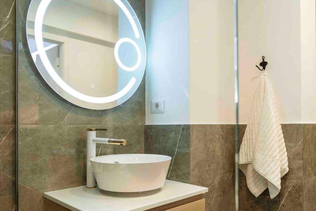 דירות בוקרשט Stunning Views 2Br Intercontinental Flat מראה חיצוני תמונה